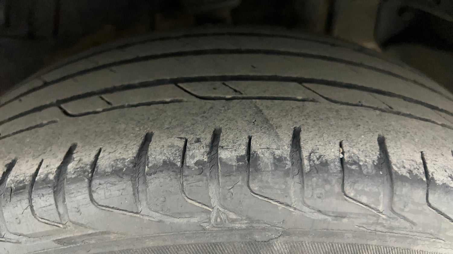 Used 2019 Tata Nexon XZ Plus Petrol Manual tyres LEFT REAR TYRE TREAD VIEW