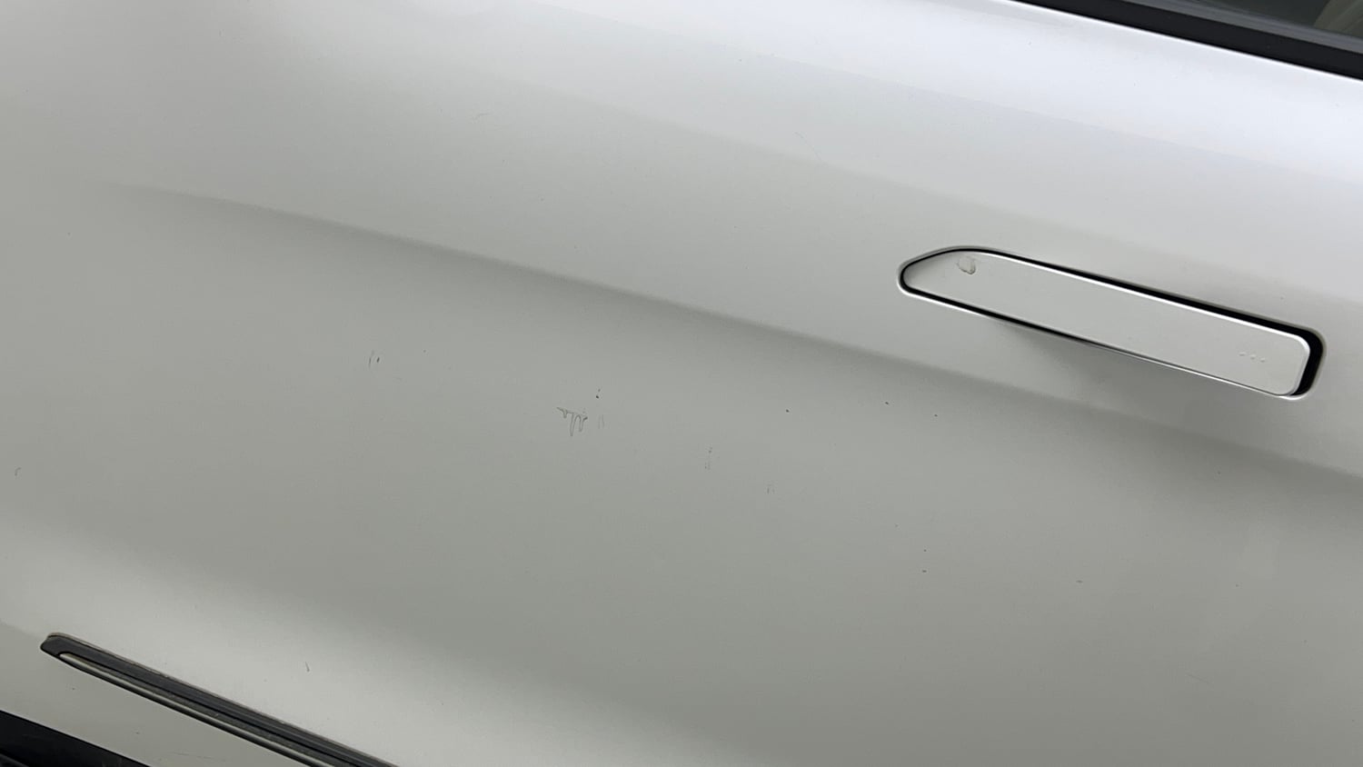 Used 2022 Mahindra XUV700 MX Petrol MT 5 STR Petrol Manual dents MINOR SCRATCH