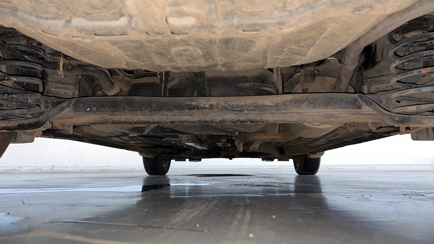 Used 2023 Honda Amaze VX 1.2 Petrol CVT Petrol Automatic extra REAR UNDERBODY VIEW (TAKEN FROM REAR)