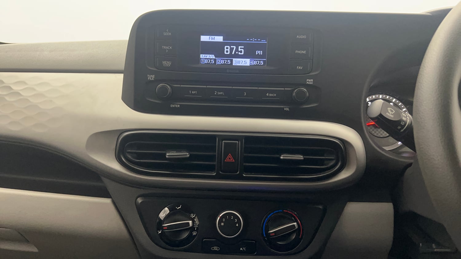 Used 2019 Hyundai Grand i10 Nios Magna AMT 1.2 Kappa VTVT Petrol Automatic interior MUSIC SYSTEM & AC CONTROL VIEW
