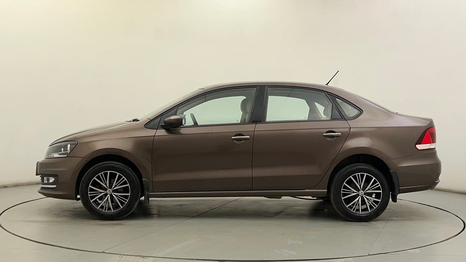 Used 2019 Volkswagen Vento Highline 1.6 (P) Petrol Manual exterior LEFT SIDE VIEW