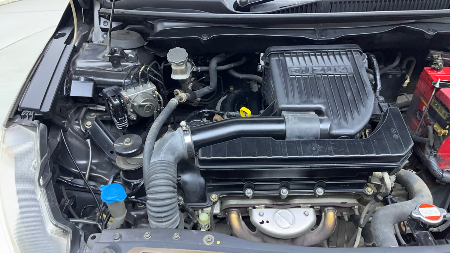 Used 2017 Maruti Suzuki Ciaz ZXI+ Petrol Manual engine ENGINE RIGHT SIDE VIEW