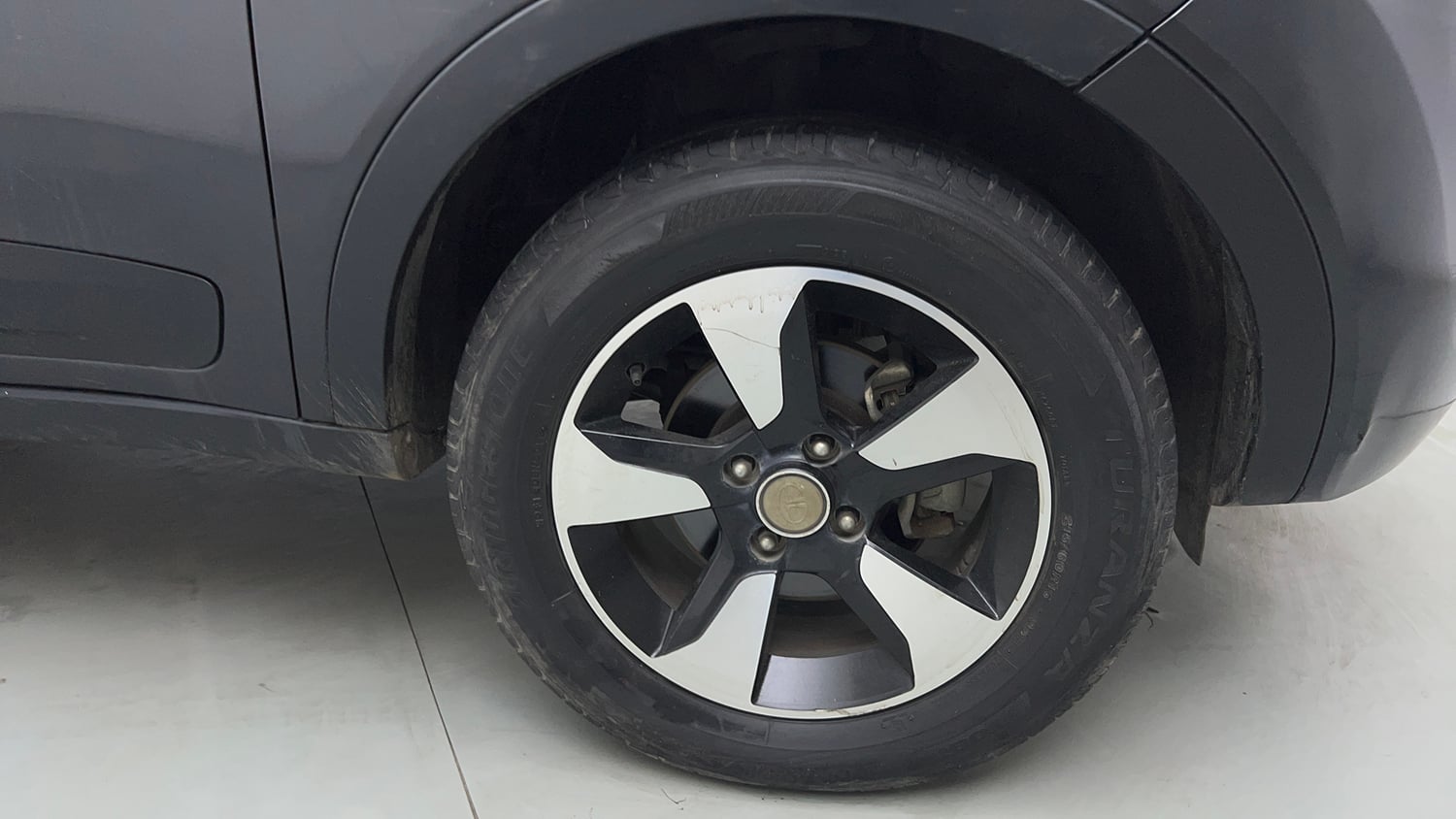 Used 2019 Tata Nexon XZA Plus Petrol Petrol Automatic tyres RIGHT FRONT TYRE RIM VIEW