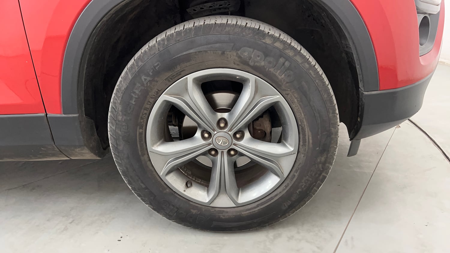 Used 2021 Tata Harrier XZ Diesel Manual tyres RIGHT FRONT TYRE RIM VIEW