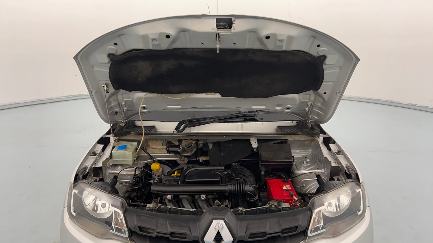 Used 2018 Renault Kwid 1.0 RXT Opt Petrol Manual engine ENGINE & BONNET OPEN FRONT VIEW