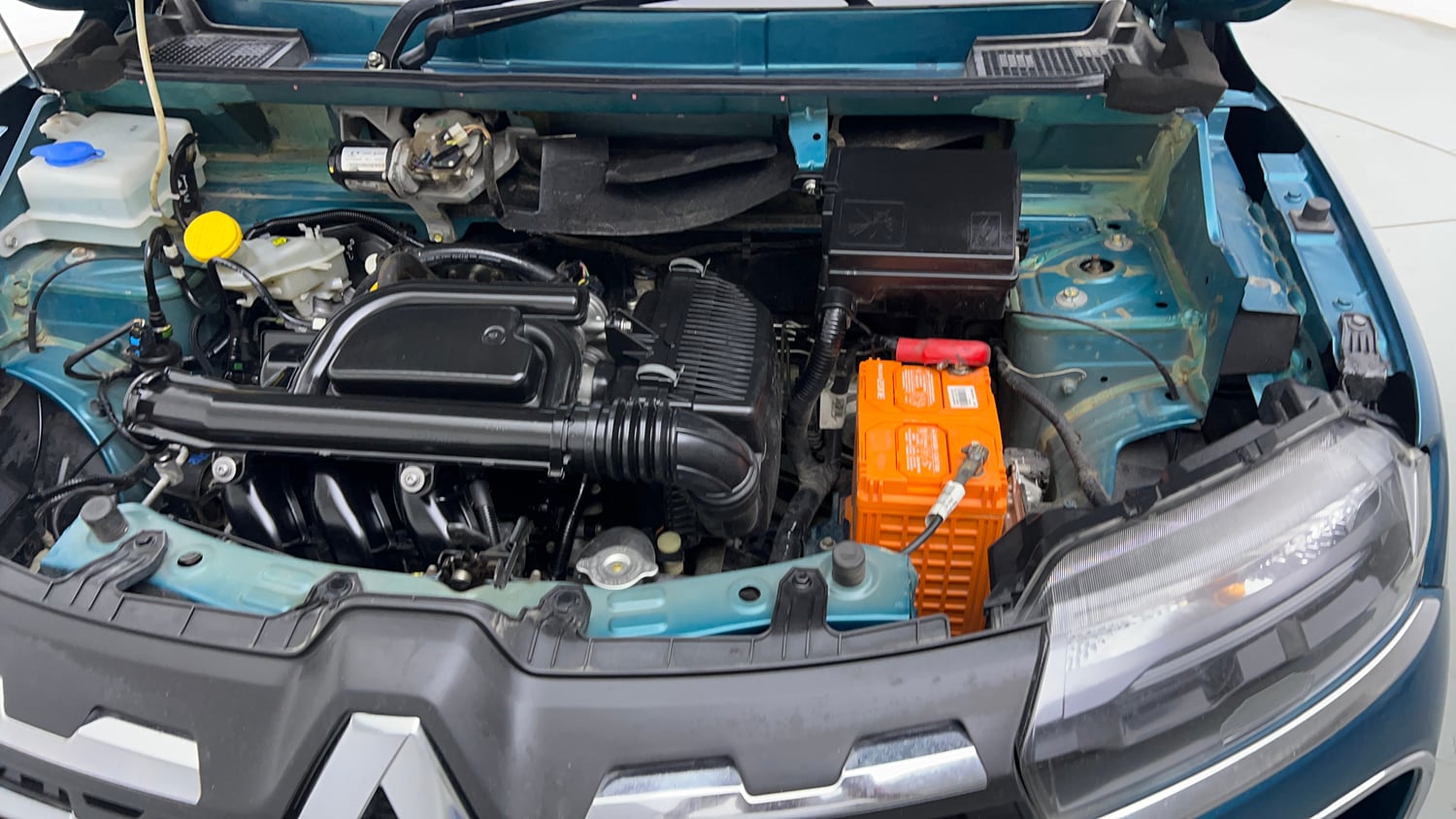 Used 2022 Renault Kwid RXT 1.0 Petrol Manual engine ENGINE LEFT SIDE VIEW