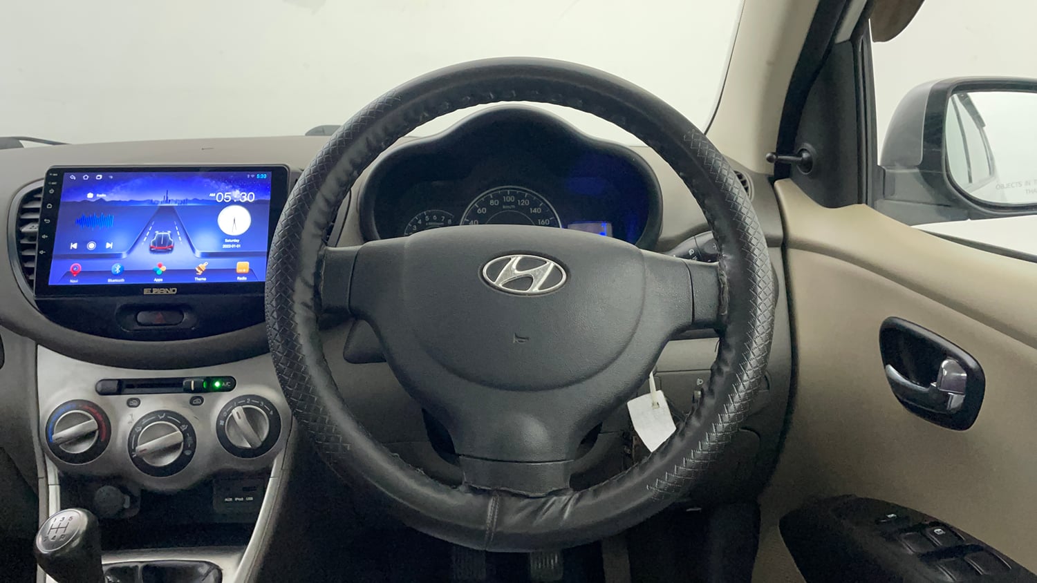 Used 2014 Hyundai i10 Sportz 1.1 iRDE2 Petrol Manual interior STEERING VIEW