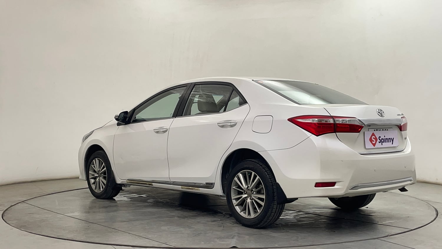Used 2015 Toyota Corolla Altis VL AT Petrol Petrol Automatic exterior LEFT REAR CORNER VIEW