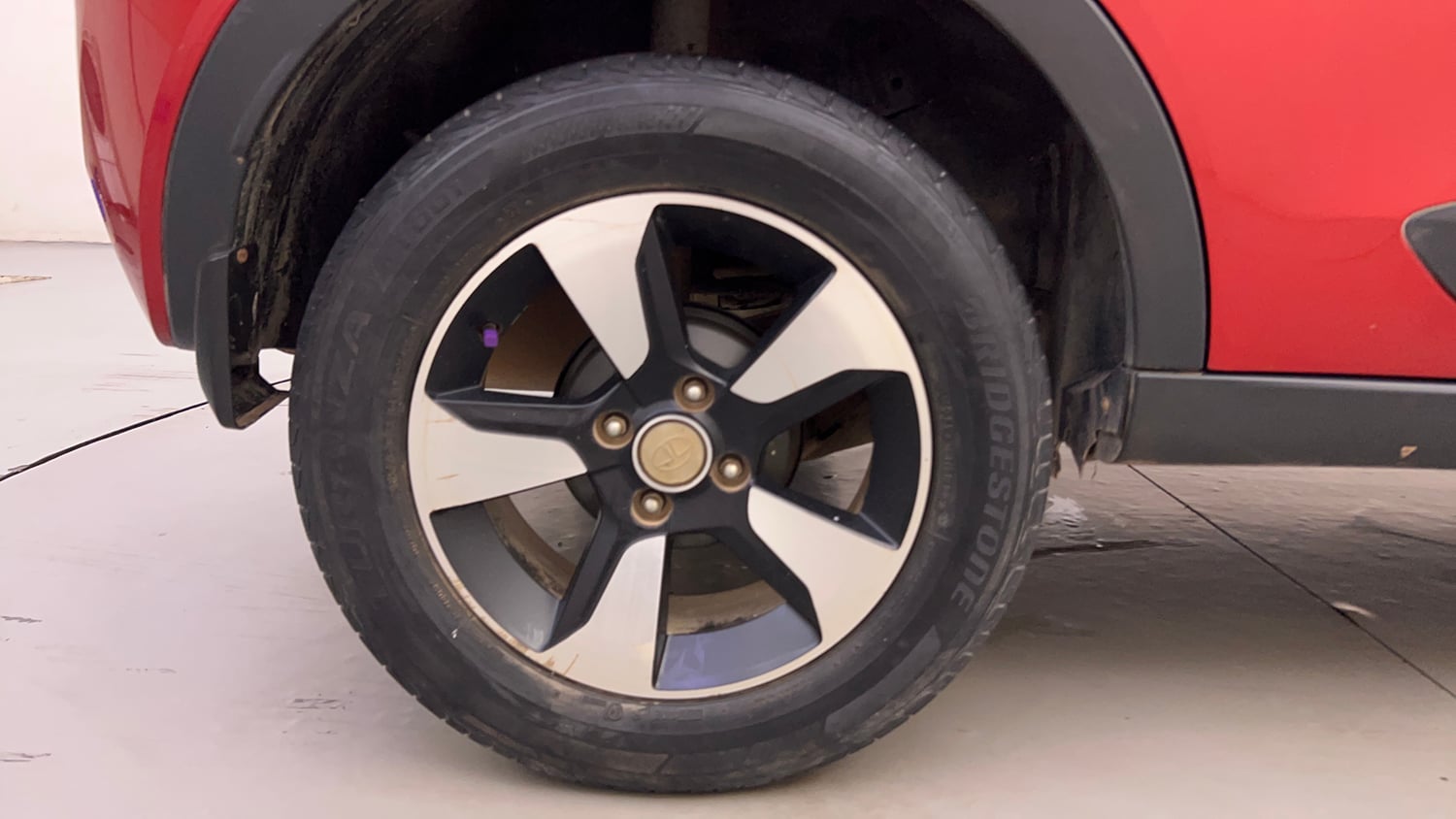 Used 2019 Tata Nexon XZA Plus Petrol Petrol Automatic tyres RIGHT REAR TYRE RIM VIEW