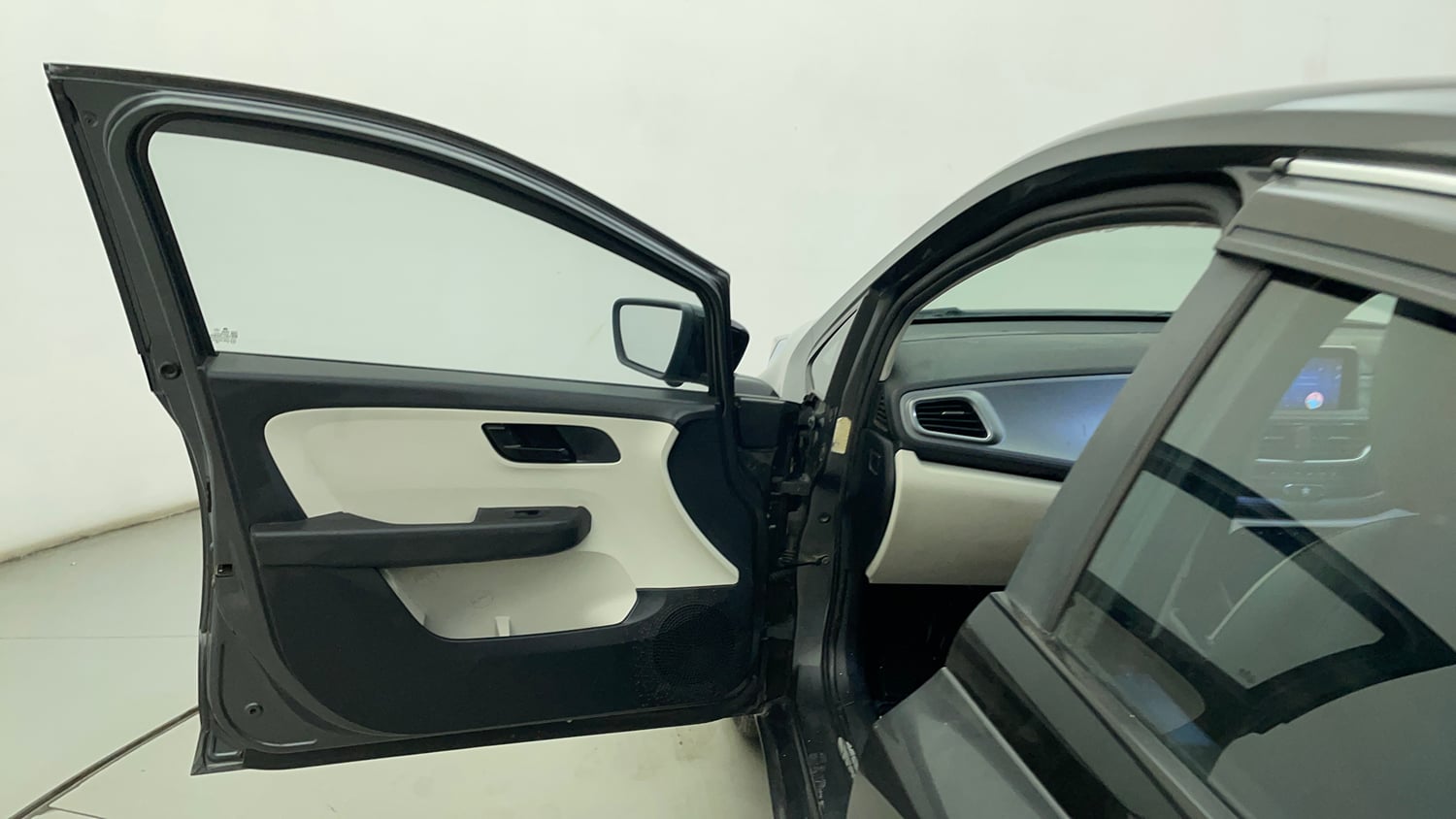 Used 2022 Tata Altroz XM Plus Petrol Petrol Manual interior LEFT FRONT DOOR OPEN VIEW