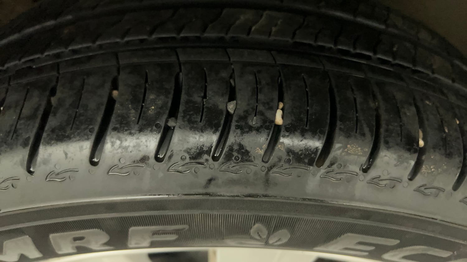 Used 2024 Volkswagen Virtus Highline 1.0 TSI MT Petrol Manual tyres LEFT REAR TYRE TREAD VIEW