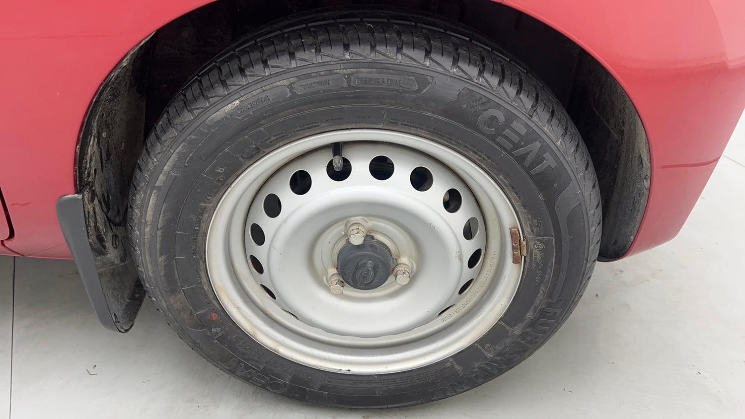 Used 2021 Datsun Redi-GO A Petrol Manual tyres RIGHT FRONT TYRE RIM VIEW