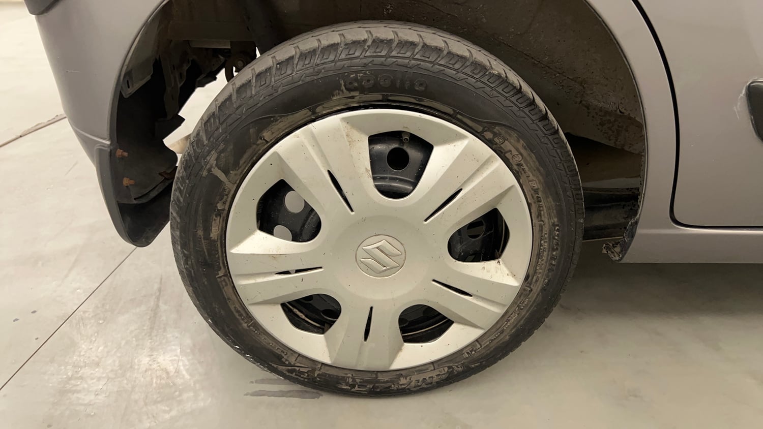 Used 2014 Maruti Suzuki Wagon R VXI Petrol Manual tyres RIGHT REAR TYRE RIM VIEW