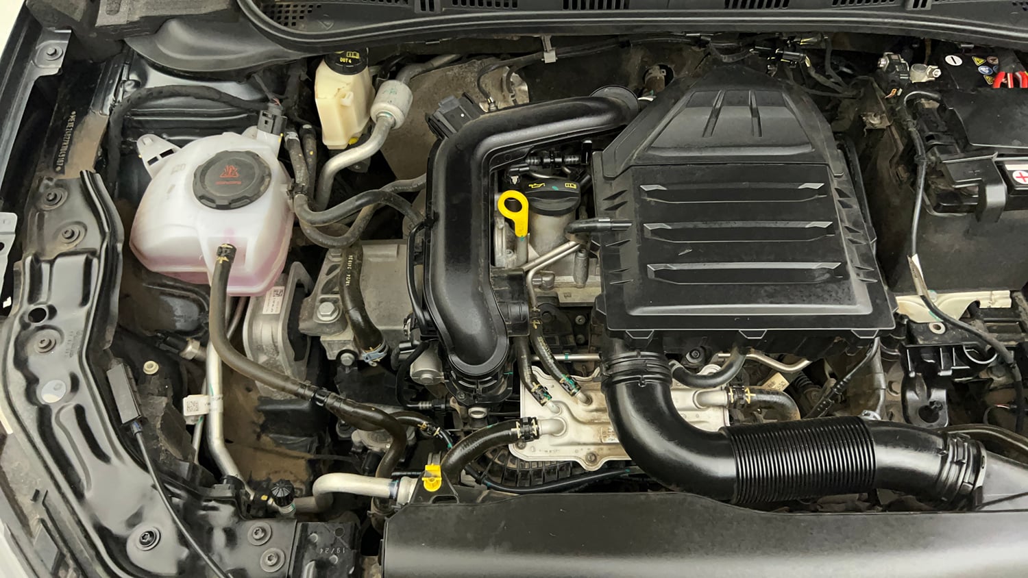 Used 2024 Volkswagen Virtus Highline 1.0 TSI MT Petrol Manual engine ENGINE RIGHT SIDE VIEW