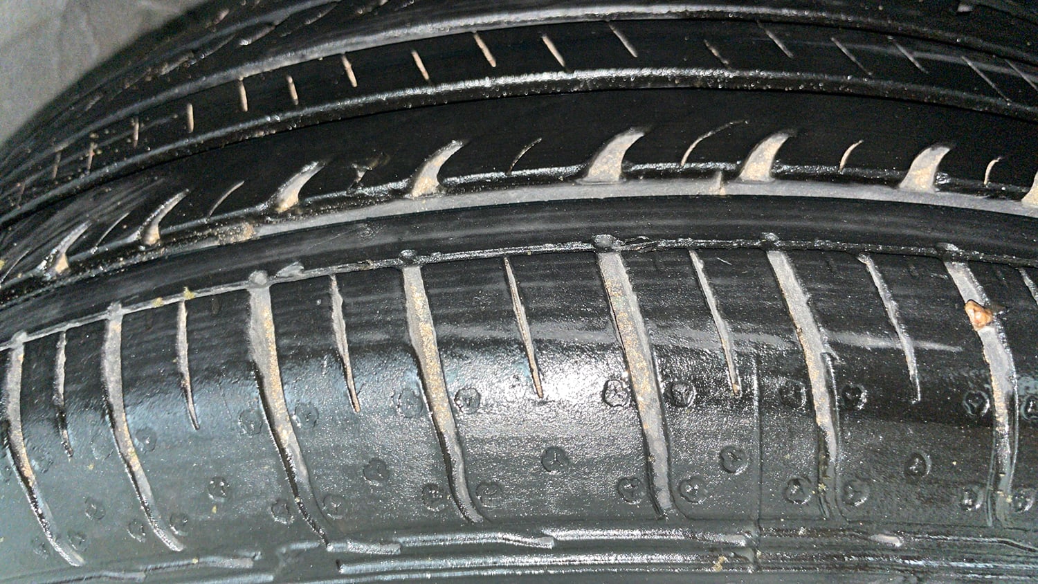 Used 2024 Hyundai Venue SX 1.2 Petrol Petrol Manual tyres RIGHT FRONT TYRE TREAD VIEW