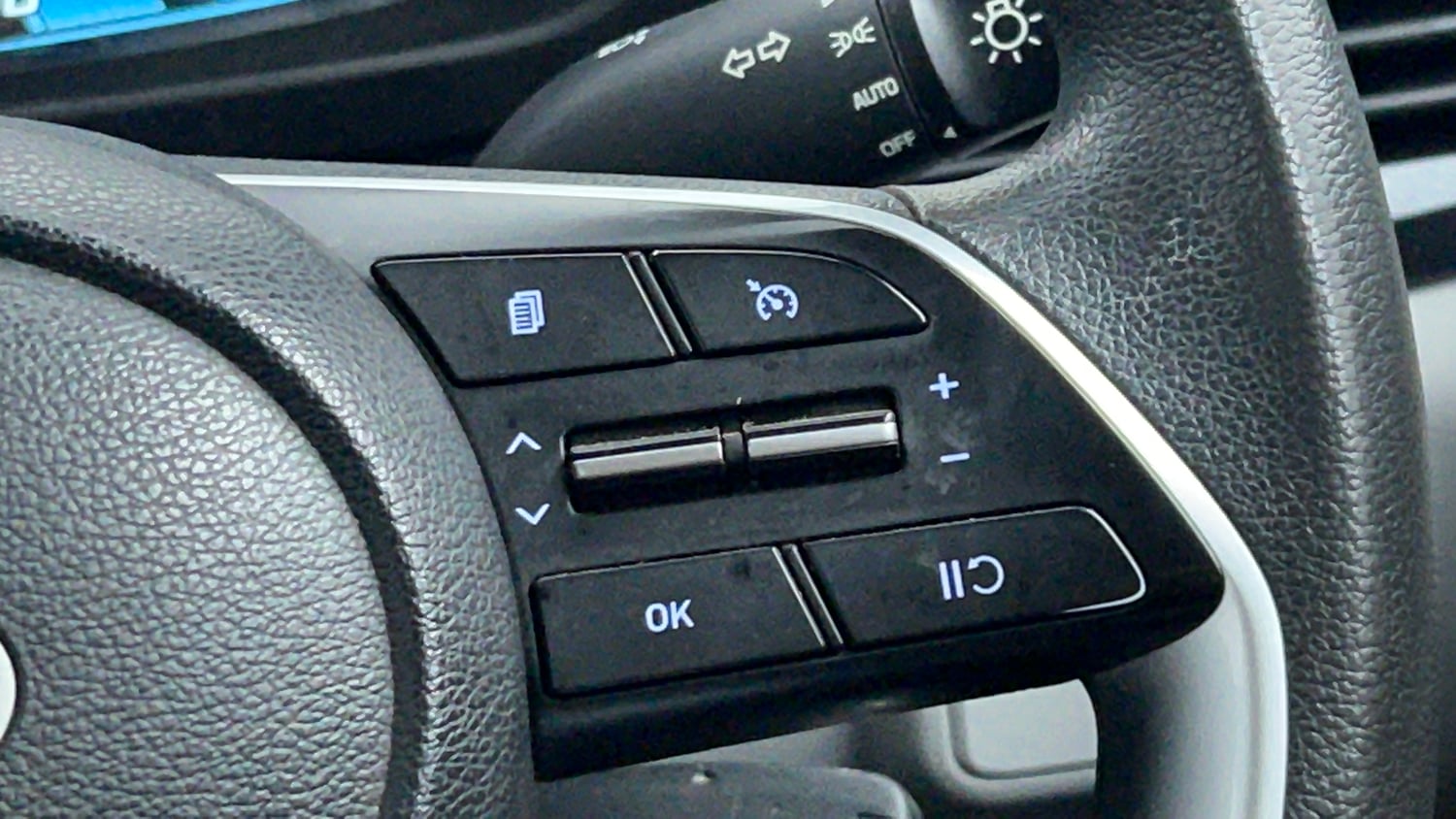 Used 2024 Hyundai i20 Sportz (O) 1.2 MT Petrol Manual top_features Cruise control