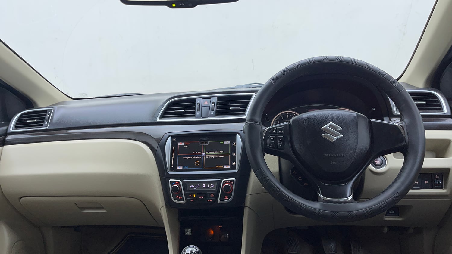 Used 2017 Maruti Suzuki Ciaz ZXI+ Petrol Manual interior DASHBOARD VIEW
