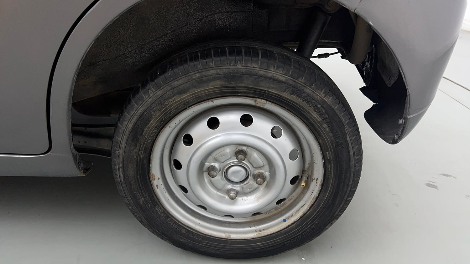 Used 2017 Maruti Suzuki Wagon R LXI CNG Cng Manual tyres LEFT REAR TYRE RIM VIEW