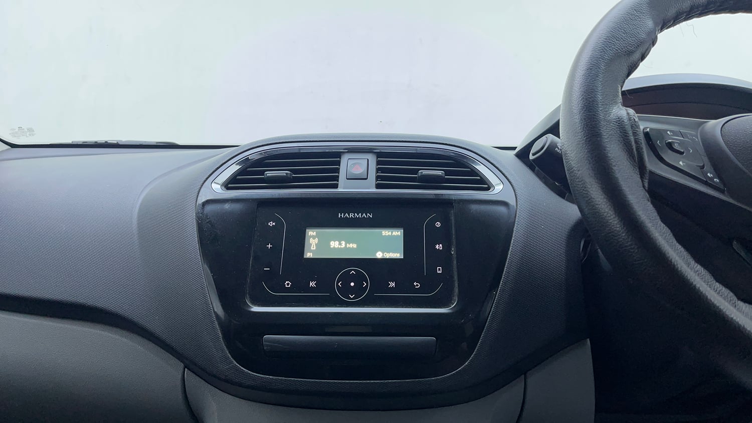 Used 2021 Tata Tiago XT Petrol Manual interior MUSIC SYSTEM & AC CONTROL VIEW