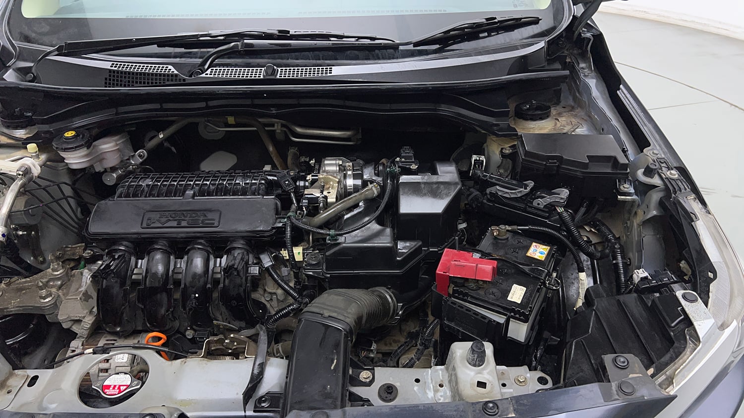 Used 2023 Honda Amaze VX 1.2 Petrol CVT Petrol Automatic engine ENGINE LEFT SIDE VIEW