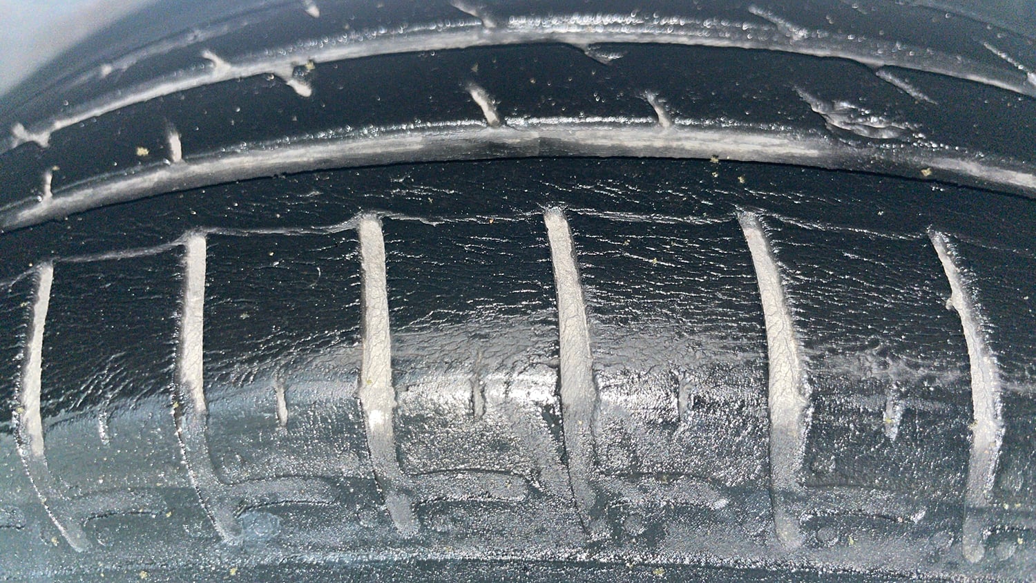 Used 2021 Hyundai Grand i10 Nios Sportz AMT 1.2 Kappa VTVT Petrol Automatic tyres RIGHT FRONT TYRE TREAD VIEW