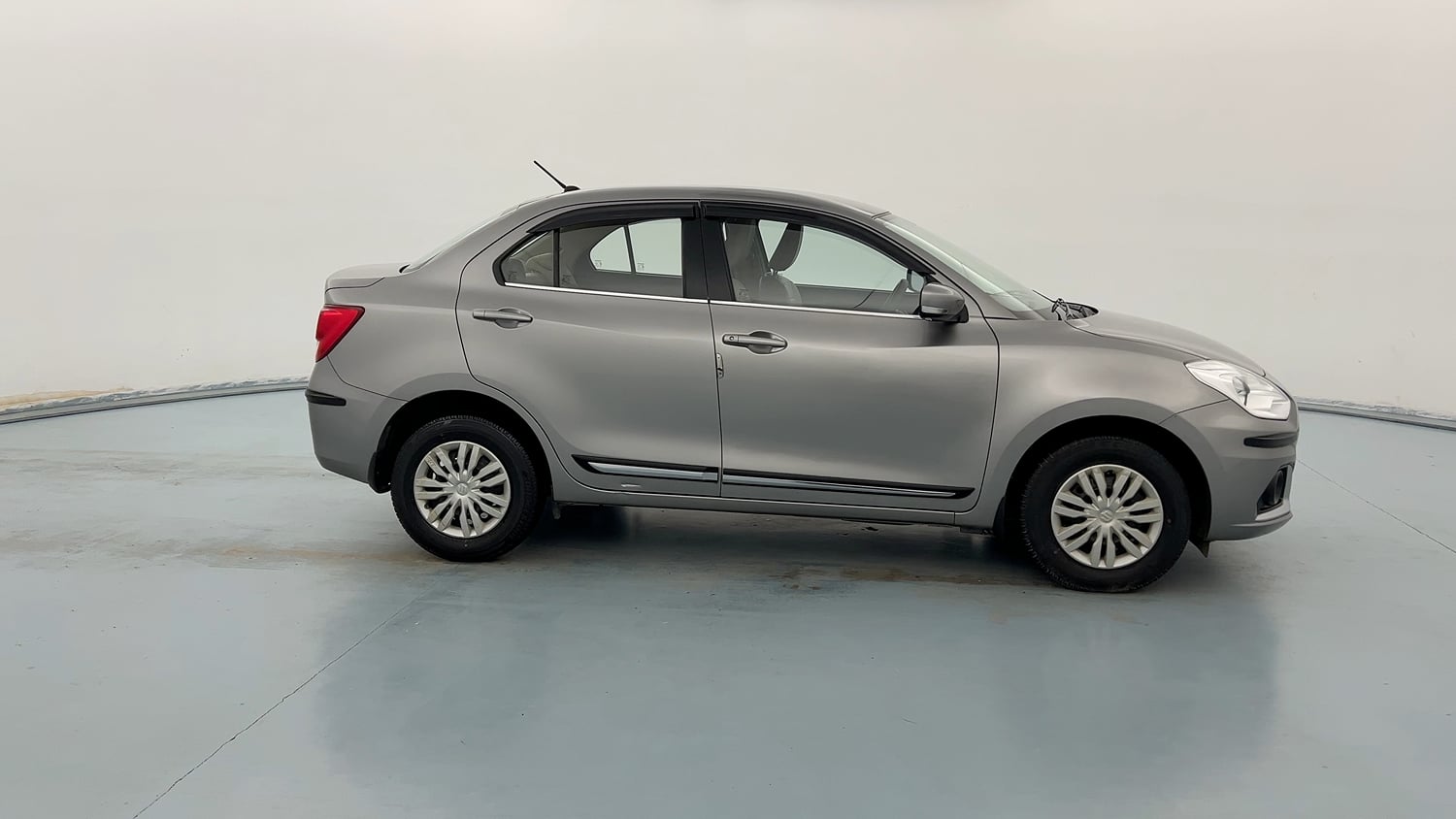 Used 2021 Maruti Suzuki Dzire VXi Petrol Manual exterior RIGHT SIDE VIEW