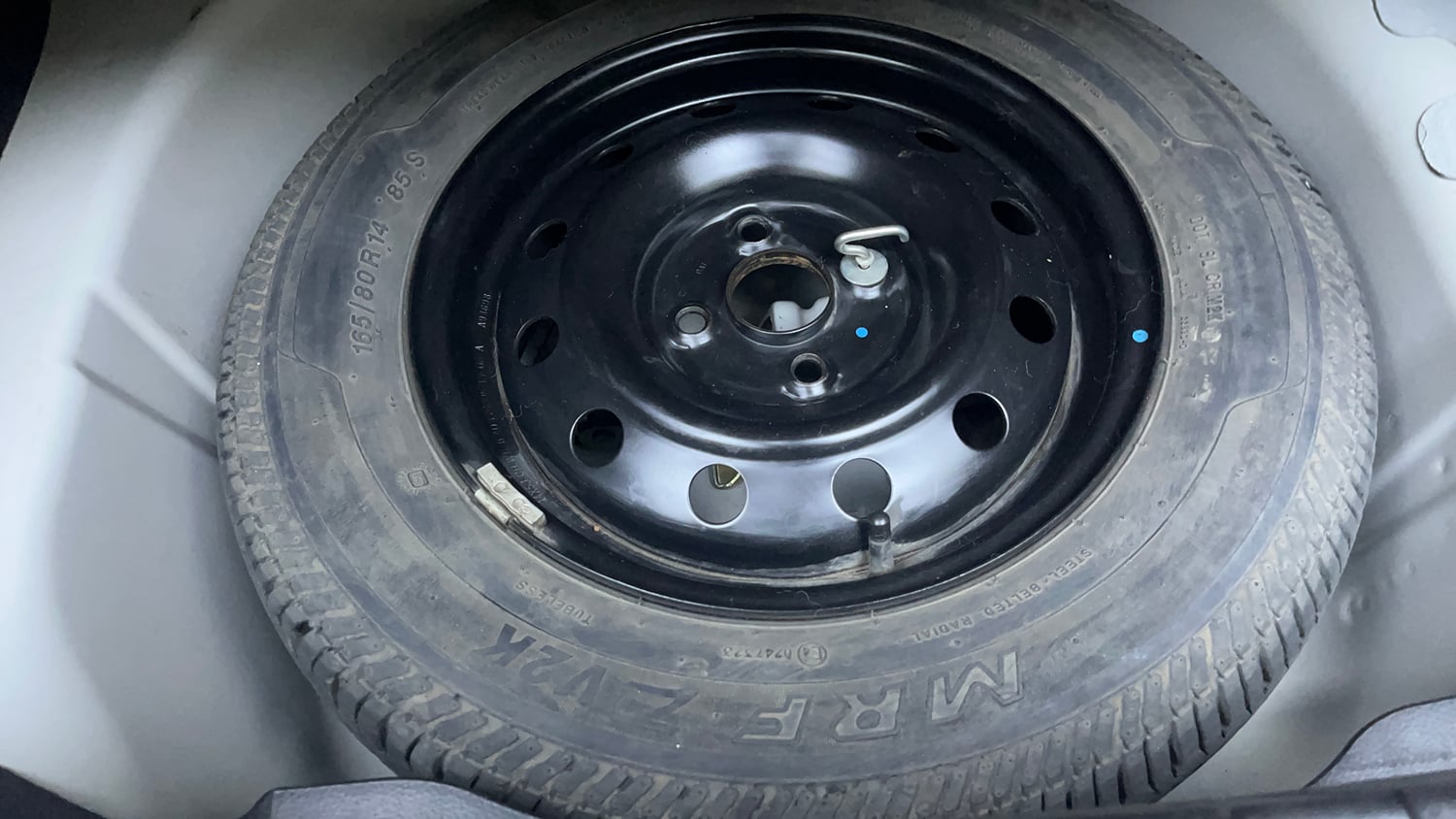 Used 2015 Maruti Suzuki Swift Dzire VXI Petrol Manual tyres SPARE TYRE VIEW