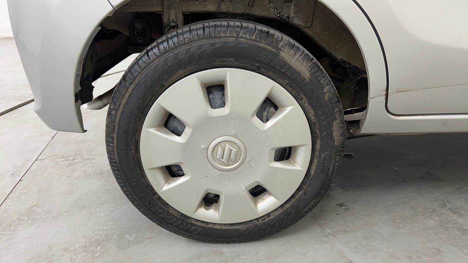 Used 2015 Maruti Suzuki Alto K10 VXi Petrol Manual tyres RIGHT REAR TYRE RIM VIEW