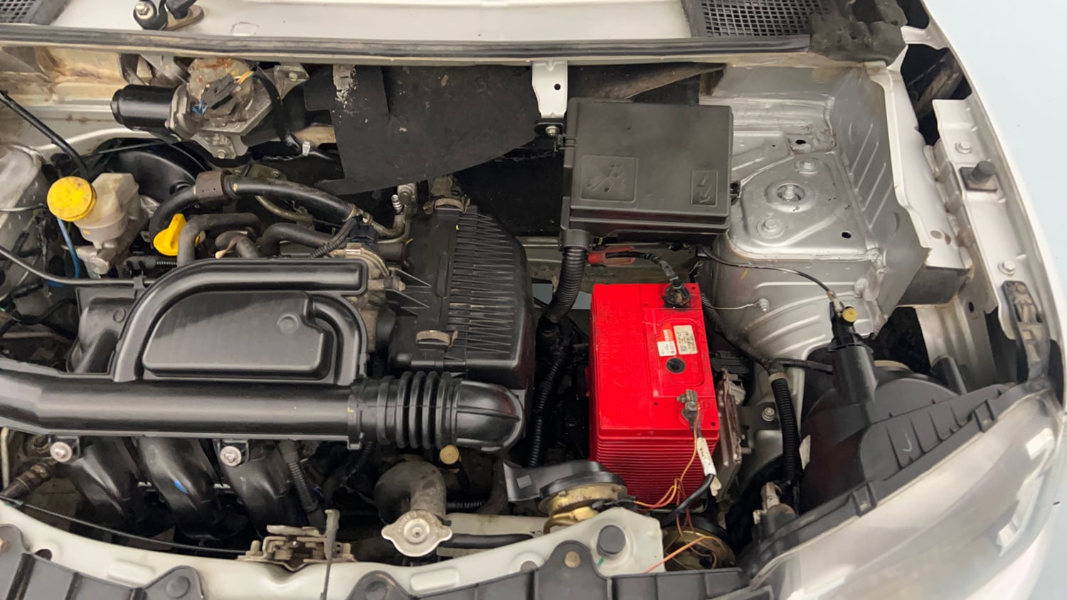 Used 2018 Renault Kwid 1.0 RXT Opt Petrol Manual engine ENGINE LEFT SIDE VIEW