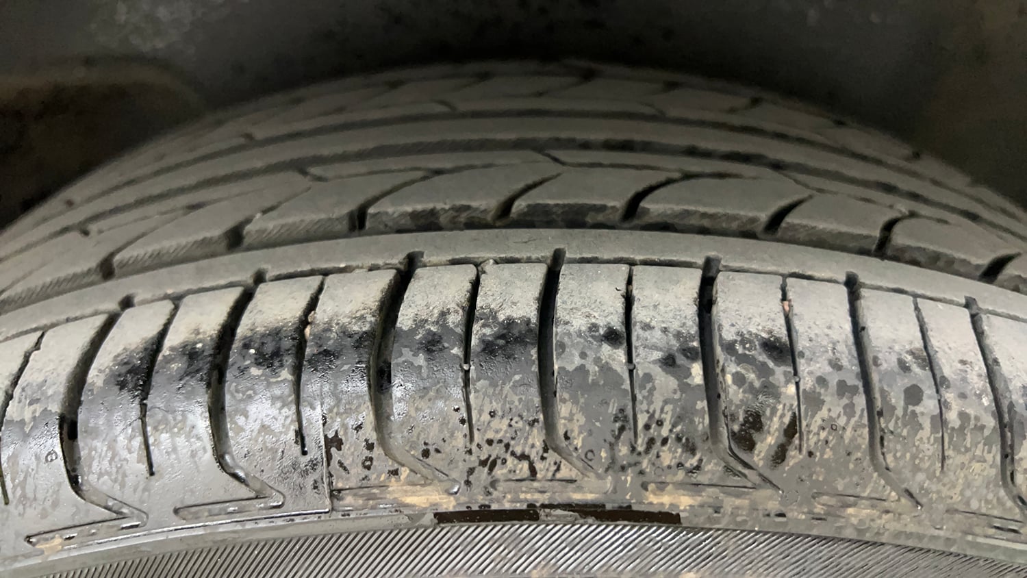Used 2025 Honda Elevate V CVT Petrol Automatic tyres RIGHT REAR TYRE TREAD VIEW