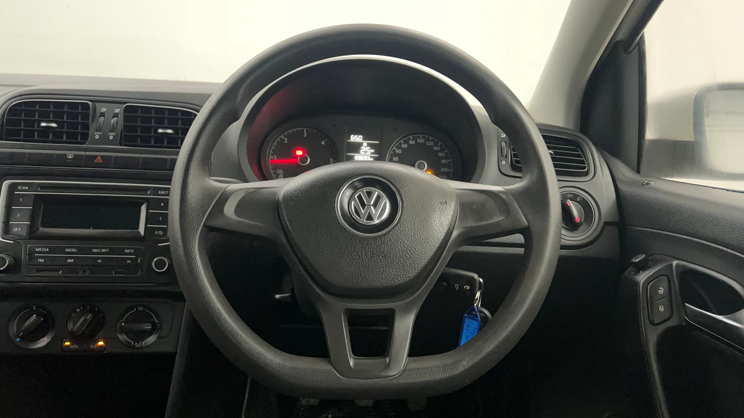 Used 2015 Volkswagen Polo Comfortline 1.5L (D) Diesel Manual interior STEERING VIEW
