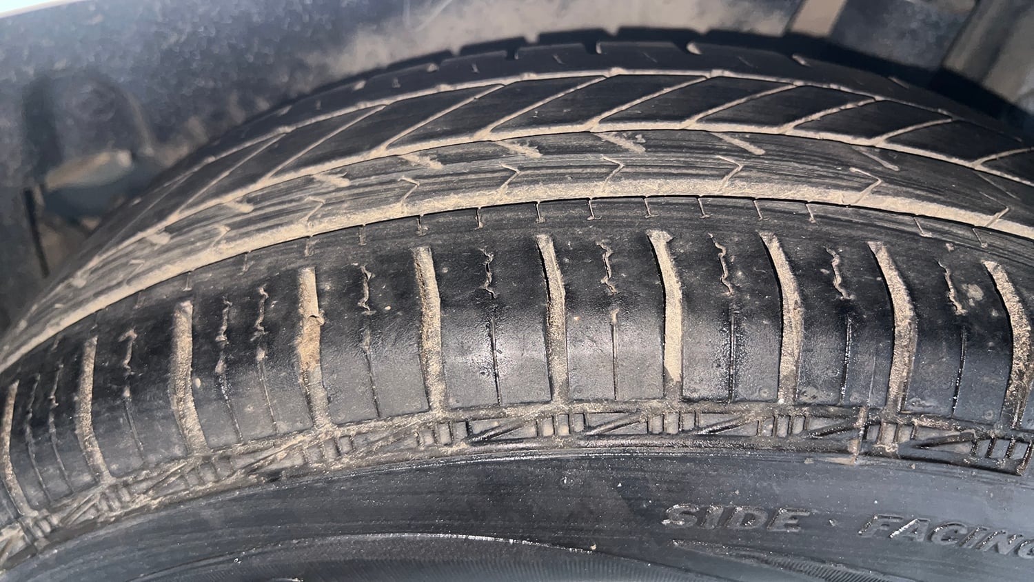 Used 2013 Maruti Suzuki Swift VXI CNG (Outside Fitted) Cng Manual tyres LEFT REAR TYRE TREAD VIEW