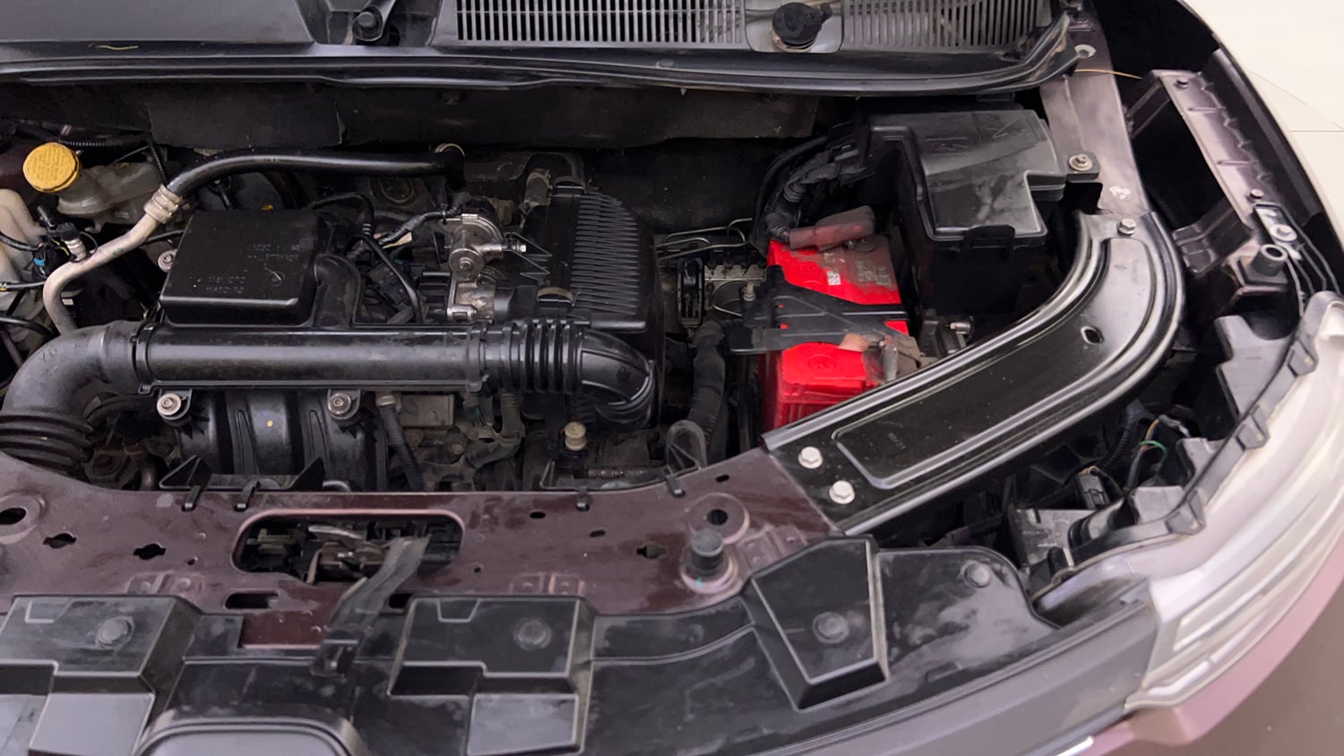 Used 2021 Renault Kiger RXZ AMT Dual Tone Petrol Automatic engine ENGINE LEFT SIDE VIEW