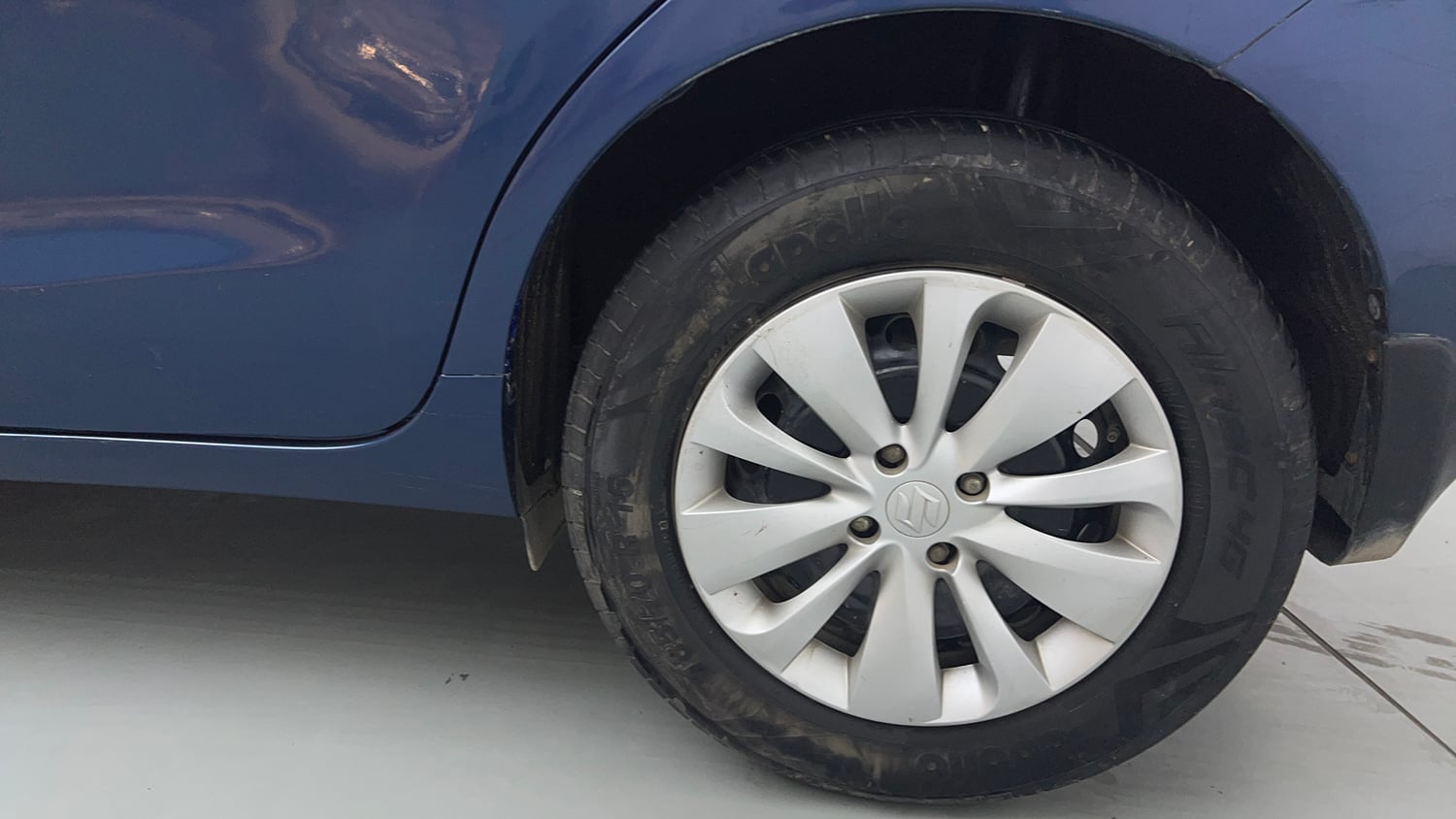 Used 2016 Maruti Suzuki Baleno Delta 1.2 Petrol Manual tyres LEFT REAR TYRE RIM VIEW