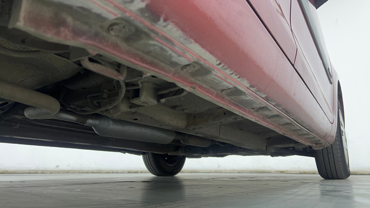 Used 2014 Maruti Suzuki Swift VXi Petrol Manual extra REAR RIGHT UNDERBODY VIEW