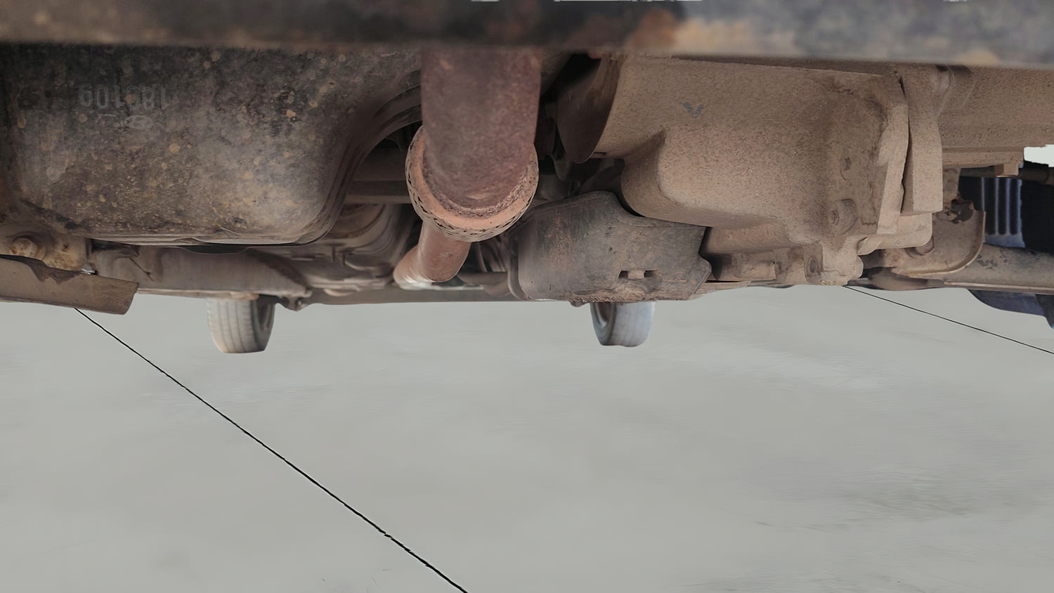 Used 2018 Hyundai Eon Magna + Petrol Manual extra FRONT LEFT UNDERBODY VIEW