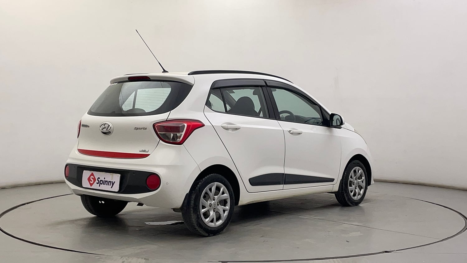 Used 2018 Hyundai Grand i10 Sportz (O) 1.2 Kappa VTVT Petrol Manual exterior RIGHT REAR CORNER VIEW