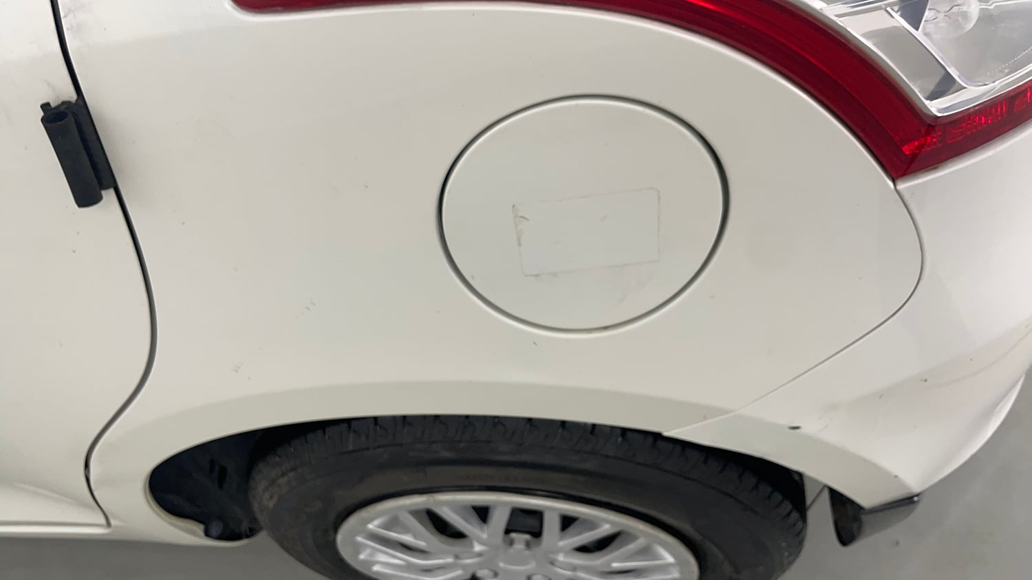Used 2013 Maruti Suzuki Swift VXi Petrol Manual dents MINOR DENT