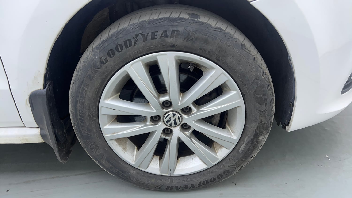 Used 2016 Volkswagen Polo GT TSI Petrol Automatic tyres RIGHT FRONT TYRE RIM VIEW
