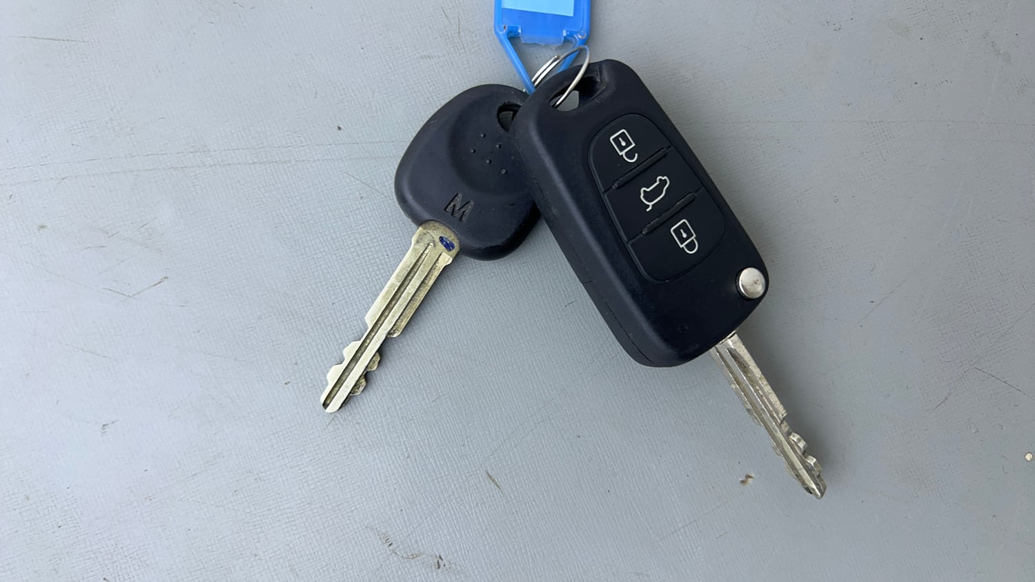 Used 2015 Hyundai i10 Sportz 1.1 iRDE2 Petrol Manual extra CAR KEY VIEW