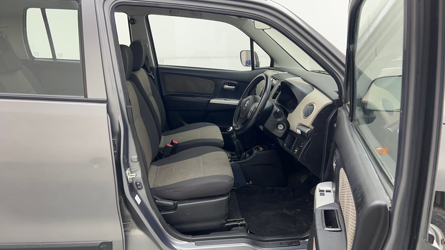 Used 2015 Maruti Suzuki Wagon R LXI CNG Cng Manual interior RIGHT SIDE FRONT DOOR CABIN VIEW