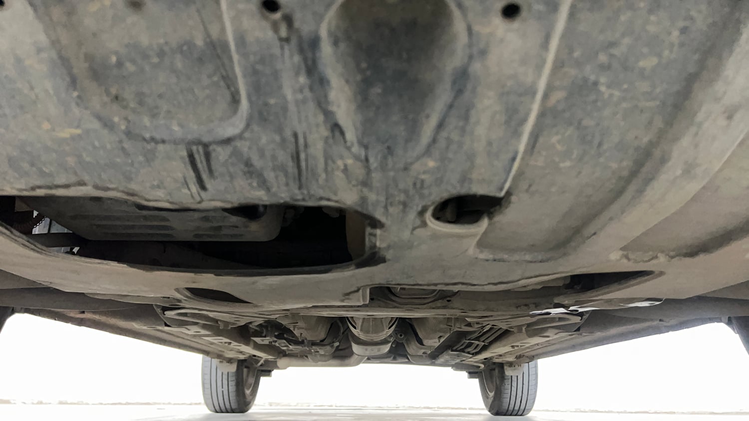 Used 2024 Hyundai Venue SX (O) 1.0 Turbo DCT Petrol Automatic extra FRONT LEFT UNDERBODY VIEW