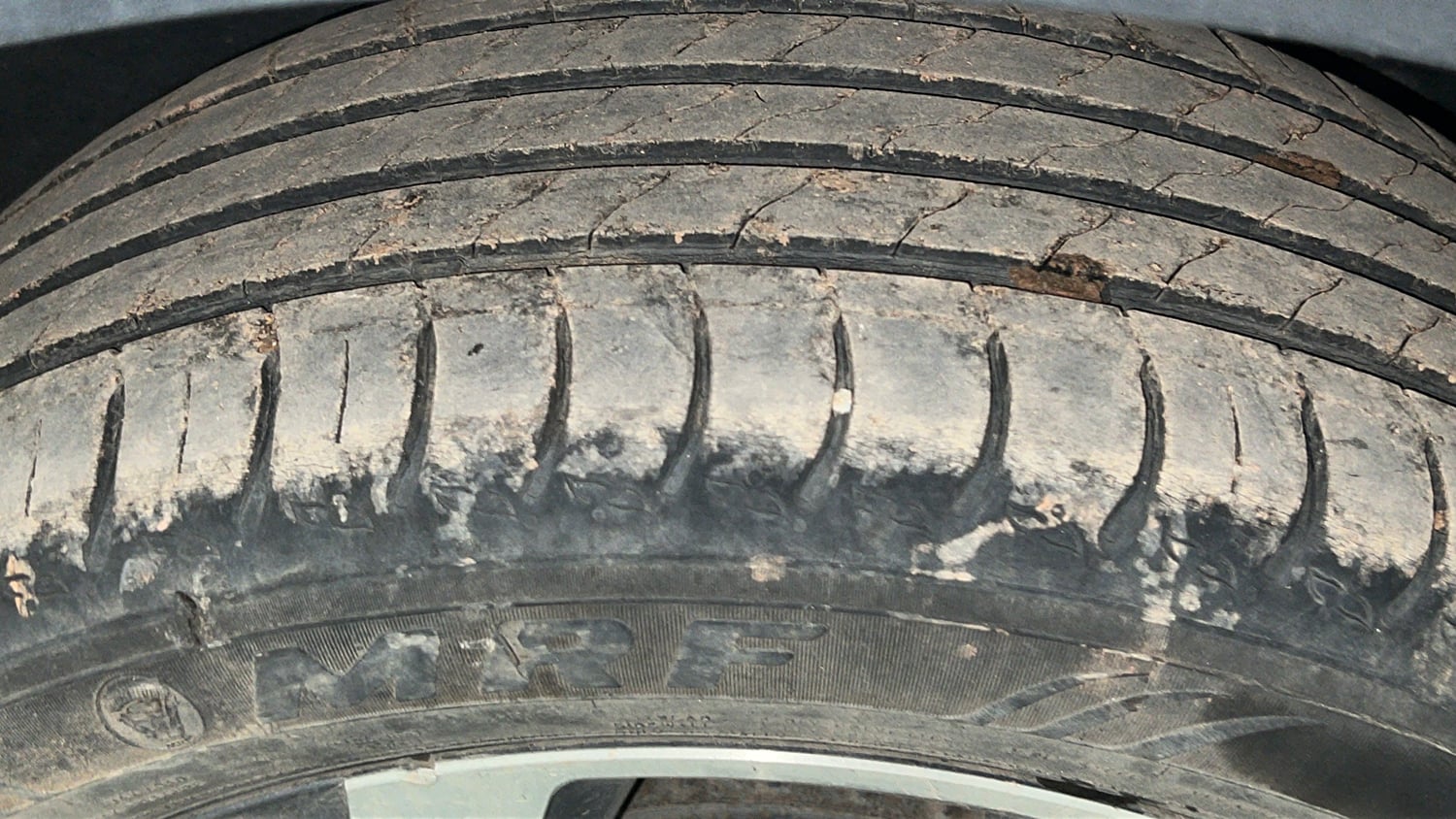 Used 2023 Volkswagen Taigun Topline 1.0 TSI MT Petrol Manual tyres LEFT REAR TYRE TREAD VIEW