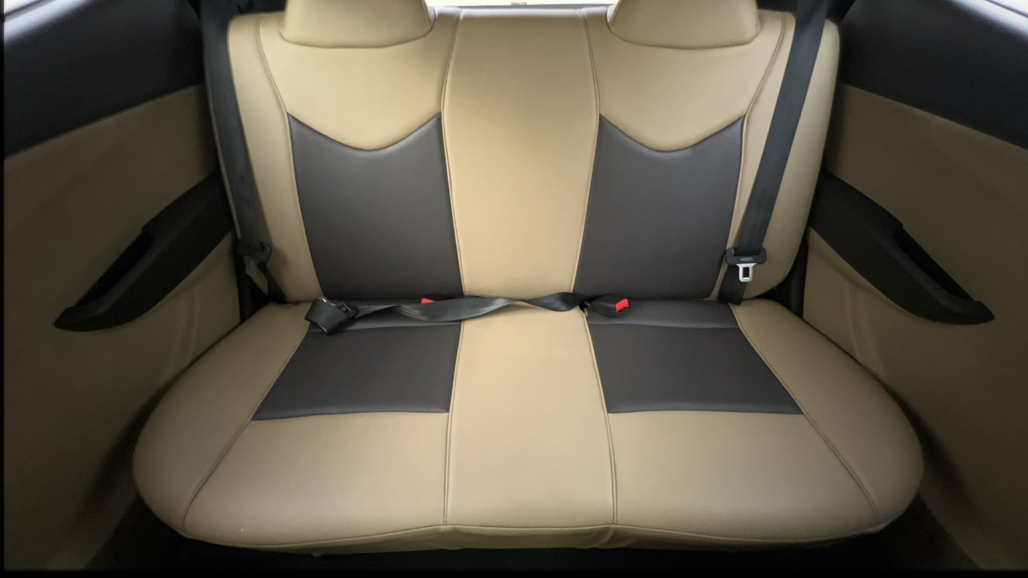 Used 2017 Hyundai Eon Era + Petrol Manual interior REAR SEAT CONDITION VIEW