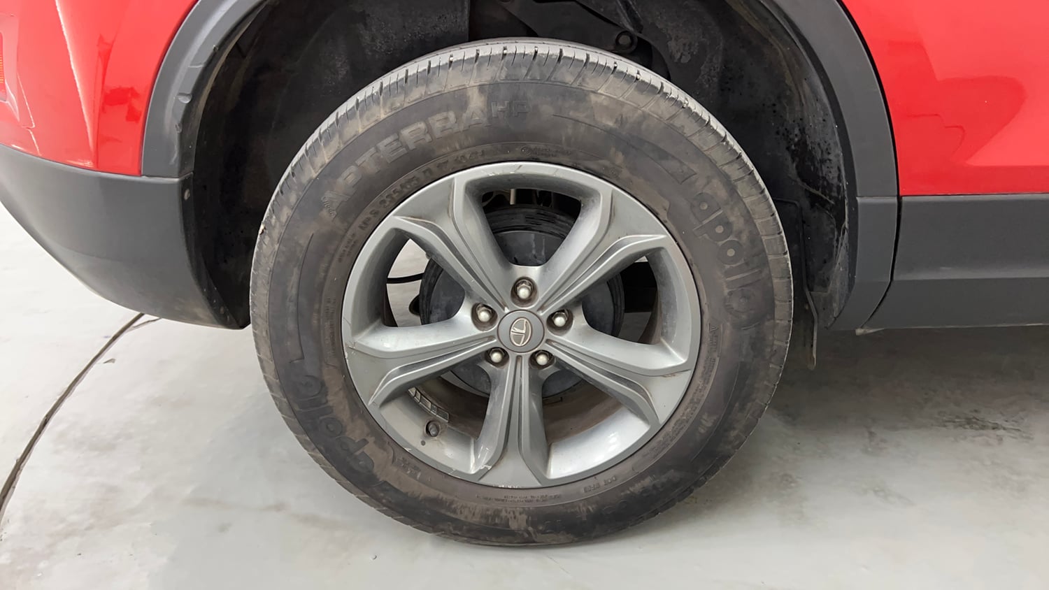 Used 2021 Tata Harrier XZ Diesel Manual tyres RIGHT REAR TYRE RIM VIEW