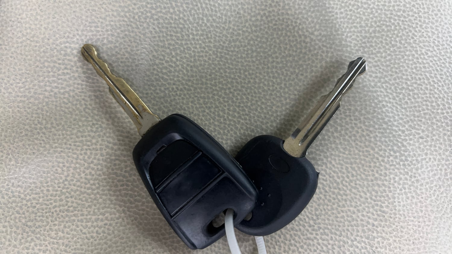 Used 2020 Hyundai Santro Sportz AMT Petrol Automatic extra CAR KEY VIEW