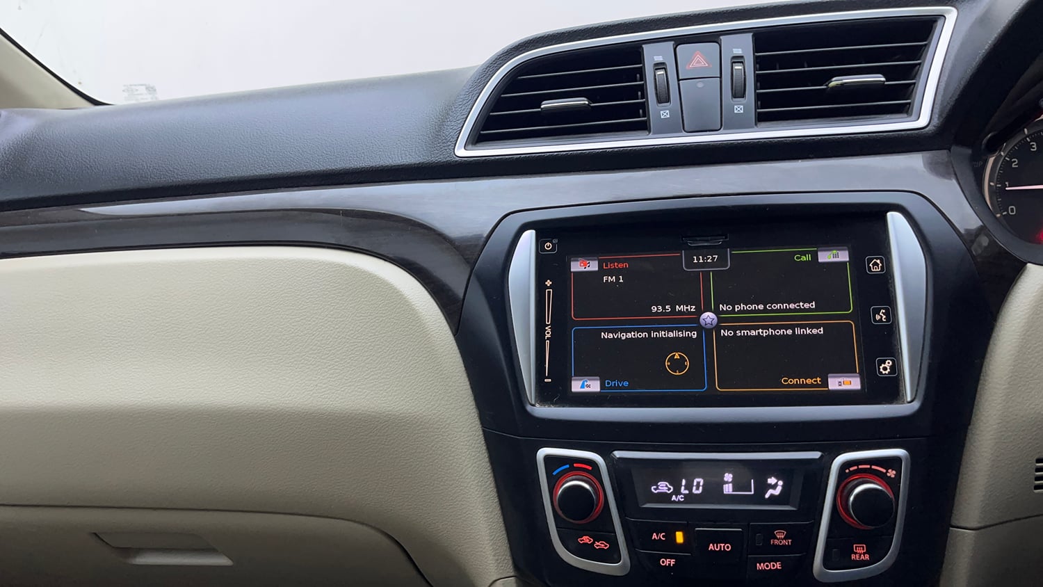 Used 2017 Maruti Suzuki Ciaz ZXI+ Petrol Manual interior MUSIC SYSTEM & AC CONTROL VIEW