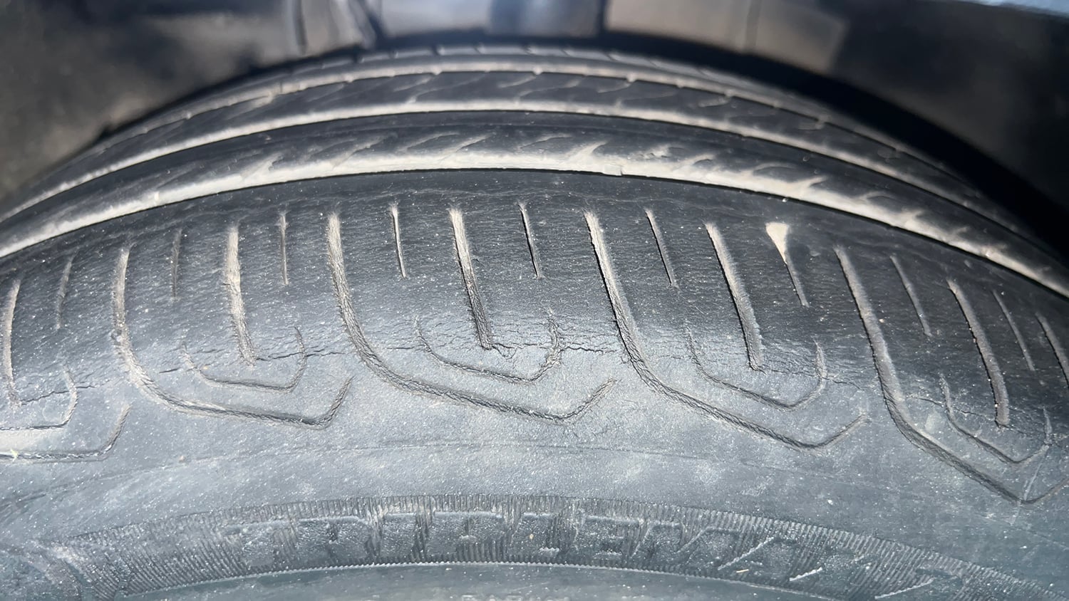 Used 2021 Tata Tiago XZ CNG( Outside Fitted ) Cng Manual tyres LEFT FRONT TYRE TREAD VIEW