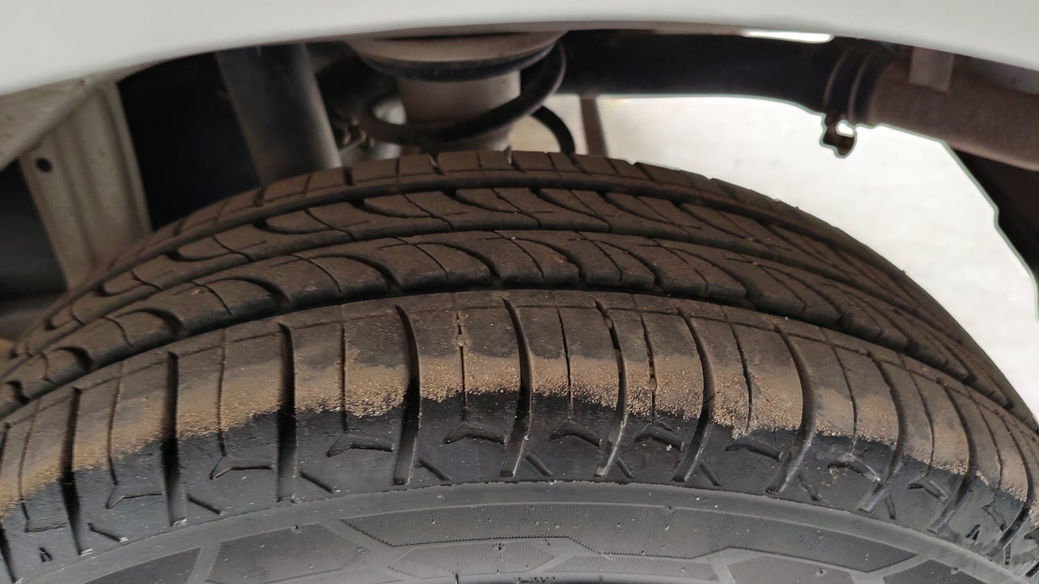 Used 2014 Maruti Suzuki Alto K10 VXi Petrol Manual tyres LEFT REAR TYRE TREAD VIEW