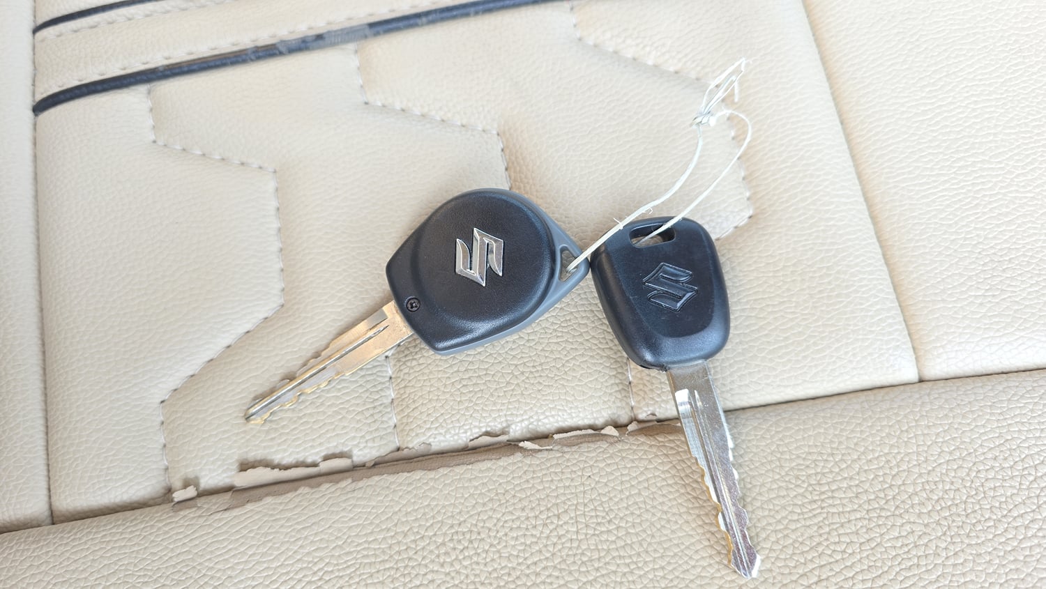 Used 2016 Maruti Suzuki Swift Dzire VXI Petrol Manual extra CAR KEY VIEW